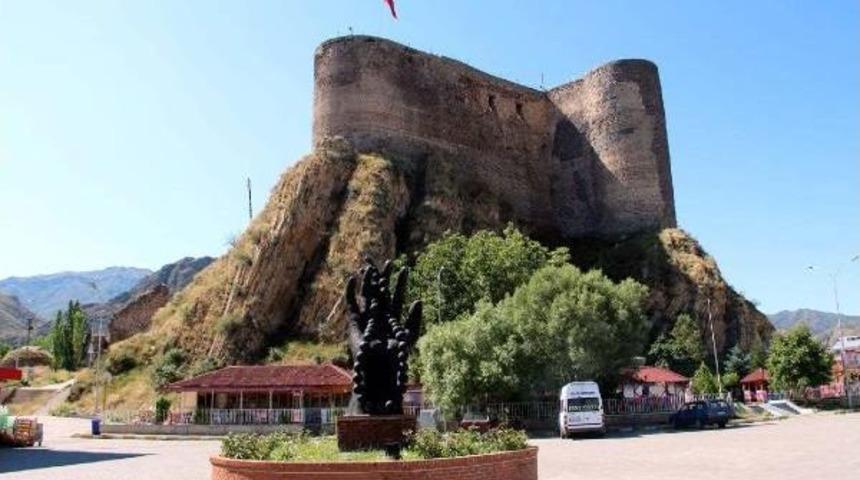 Oltu Kalesi Alarm Veriyor