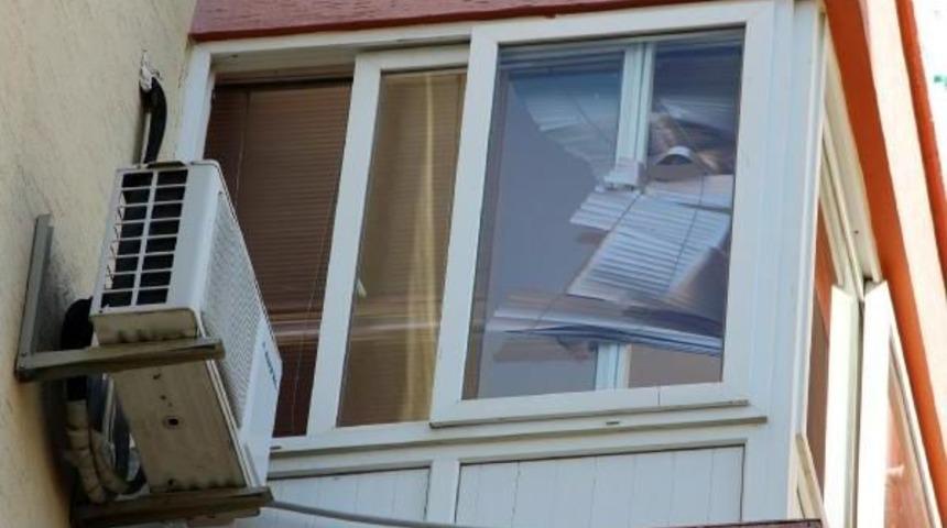 Balkondan D&uuml;şerek &Ouml;ld&uuml;