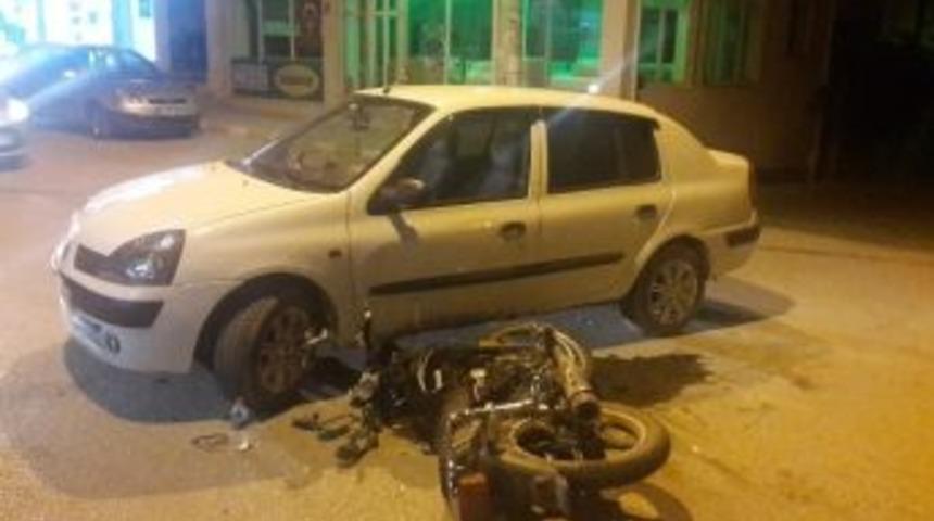 Kargı&rsquo;da Otomobil İle Motosiklet &Ccedil;arpıştı: 1 Yaralı