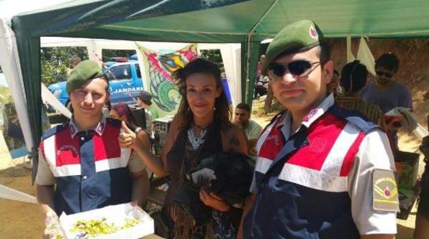 Jandarma, Dijital Çağın Hipilerinin Bayramını Kutladı