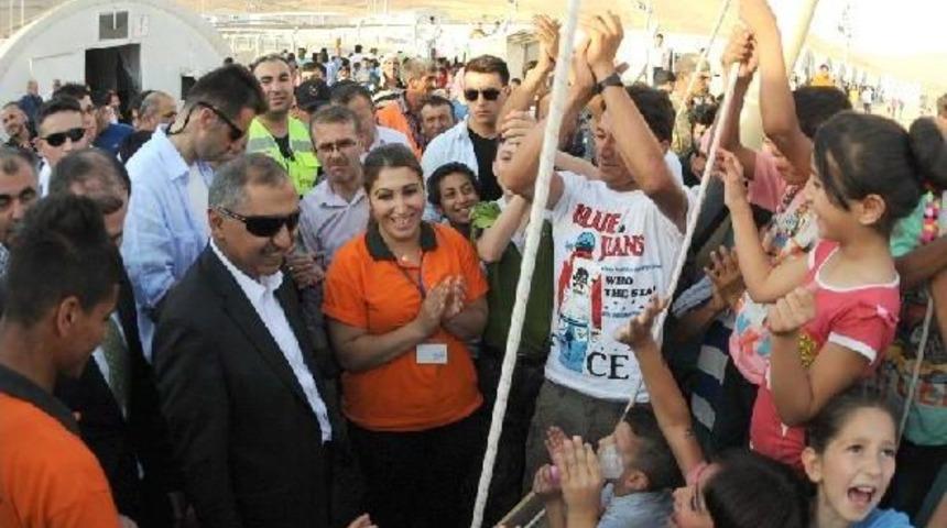 Mardin Valisi Suriyeli Sığınmacıları Ziyaret Etti
