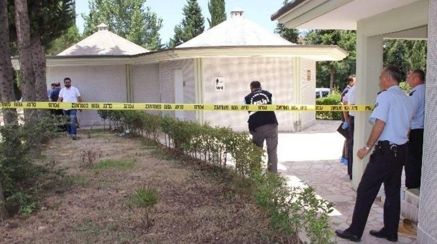 Mezarlıktaki Caminin Tuvaletinde &Ouml;l&uuml; Bulundu