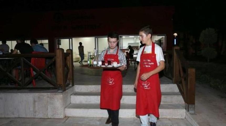 Down Kafe Ilgi G&ouml;r&uuml;yor