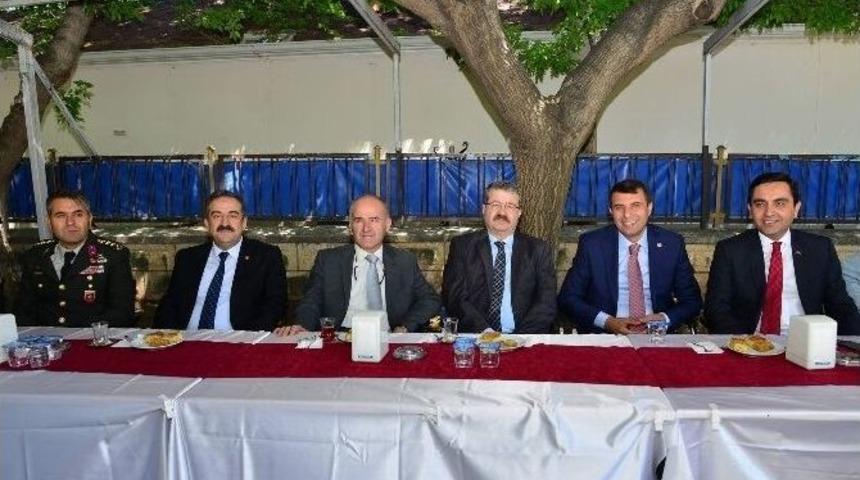 Kırşehir&rsquo;de Bayramlaşma T&ouml;reni