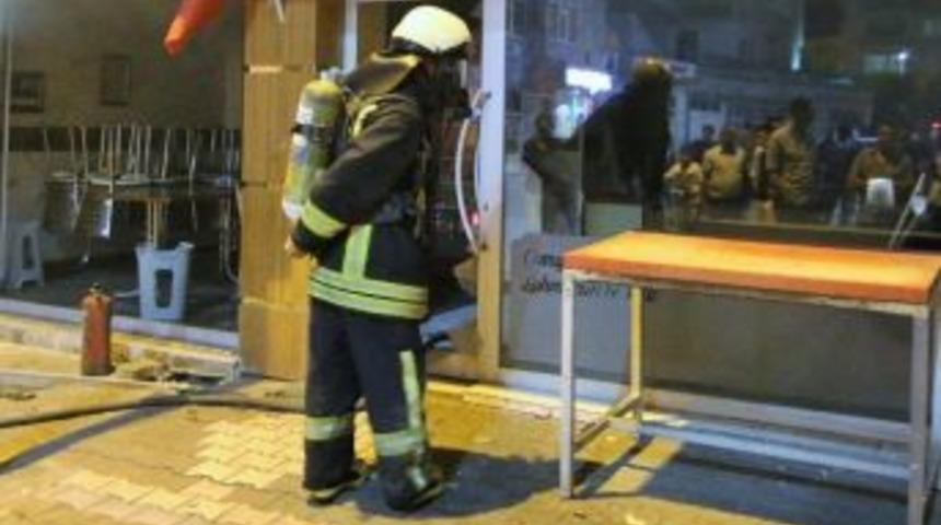 Pide Salonunda &Ccedil;ıkan Yangın İtfaiye M&uuml;dahale Etti