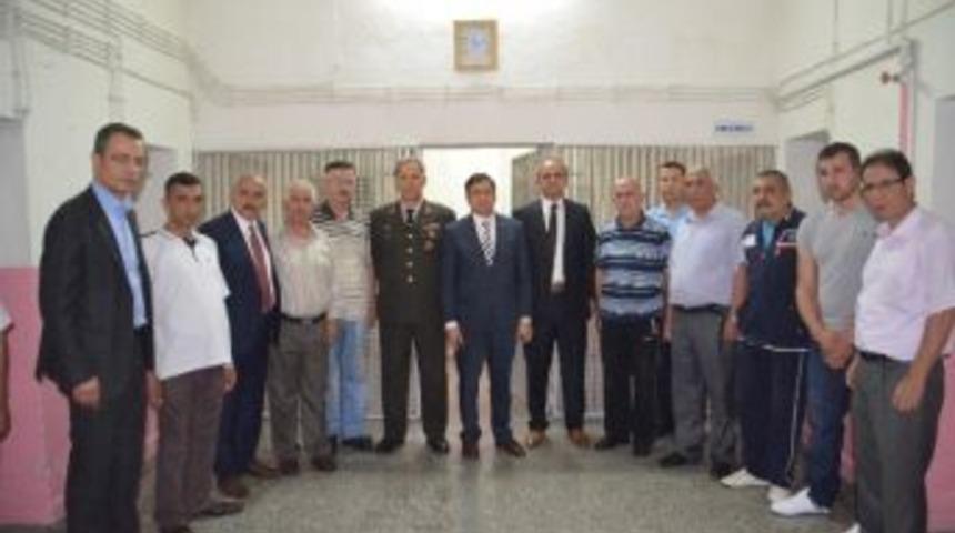 Mahkumların Kaymakamdan İlgin&ccedil; İsteği