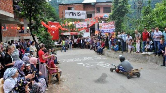 Rize'linin Bayram Eğlencesi ‘Laz Ralli’ Nefes Kesti: 3 Yaralı