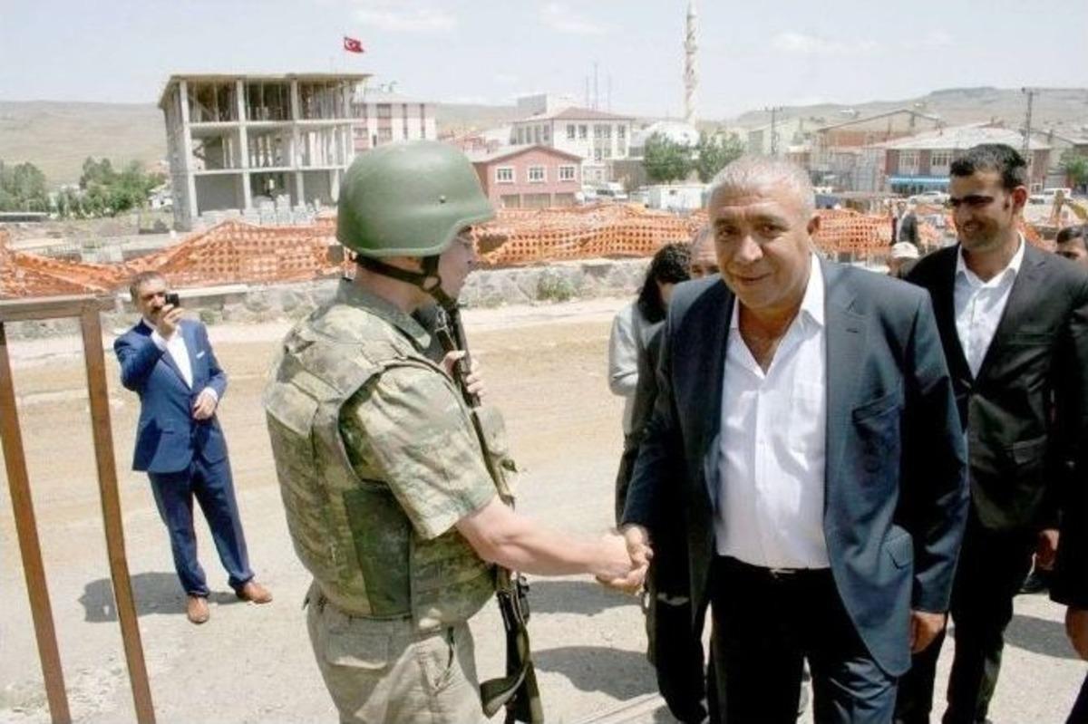 &Ccedil;at Belediye Başkanı Hikmet Kılı&ccedil;, Bayramı Dolu Dolu Ge&ccedil;iriyor