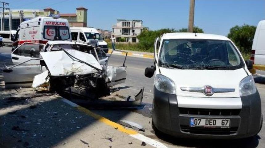 3 Yaşındaki &Ccedil;ocuk Kazada &Ouml;ld&uuml;, 9 Kişi Yaralandı