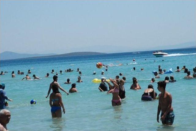 Altınkum Plajında Bayram Yoğunluğu