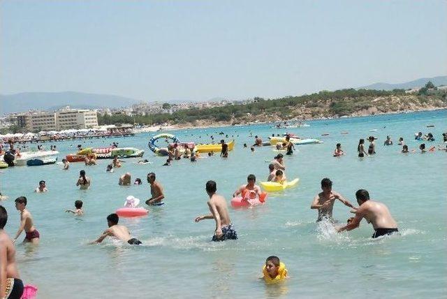 Altınkum Plajında Bayram Yoğunluğu