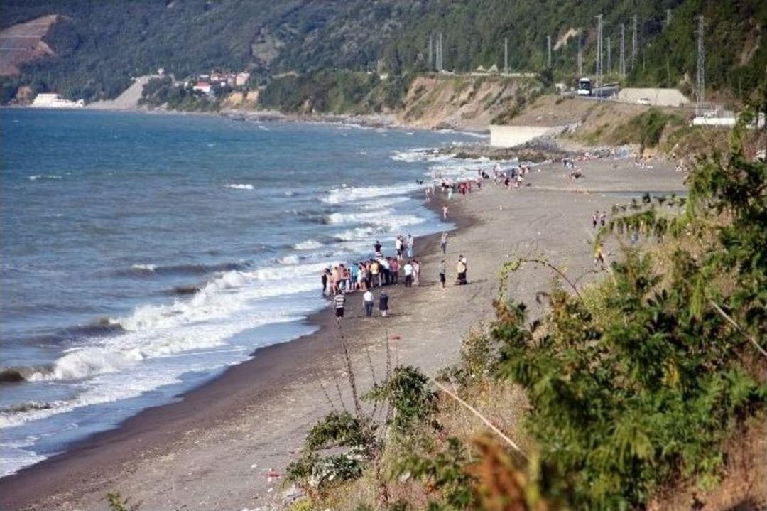 Serinlemek İ&ccedil;in Denize Giren Gen&ccedil; Boğularak Hayatını Kaybetti