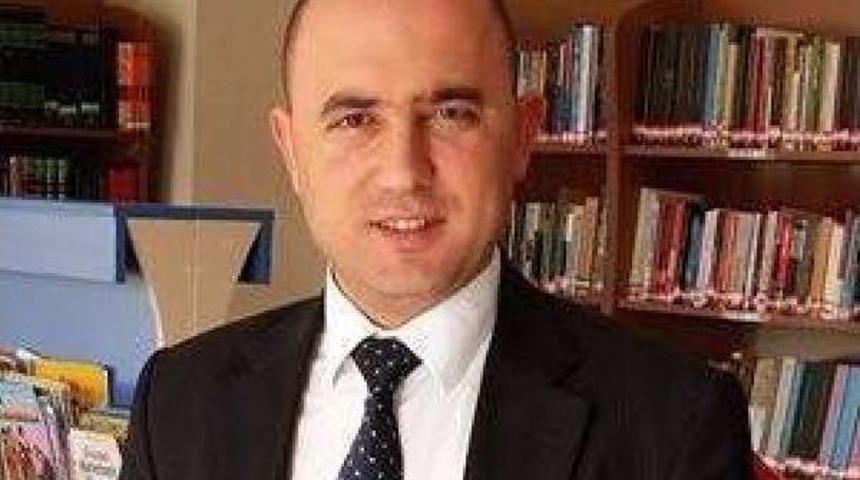 K&uuml;t&uuml;phane M&uuml;d&uuml;r&uuml; Boğulmak &Uuml;zere Olan Oğlunu Kurtardı, Akıntıya Kapılınca Kendi Boğuldu