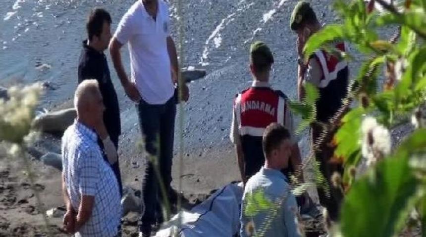 Serinlemek I&ccedil;in Denize Giren Gen&ccedil; Boğuldu