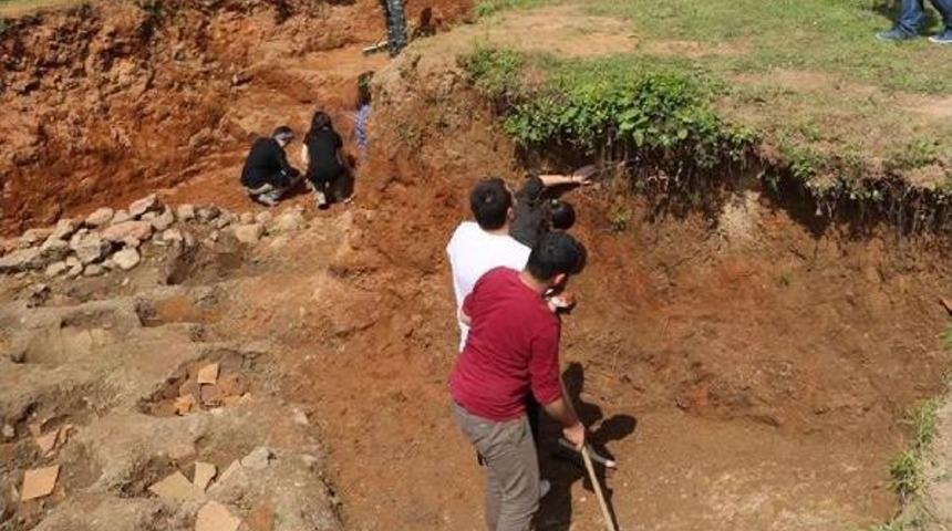 Ordu'da Defineciler 15 Yıldır Boşuna Kazıyor