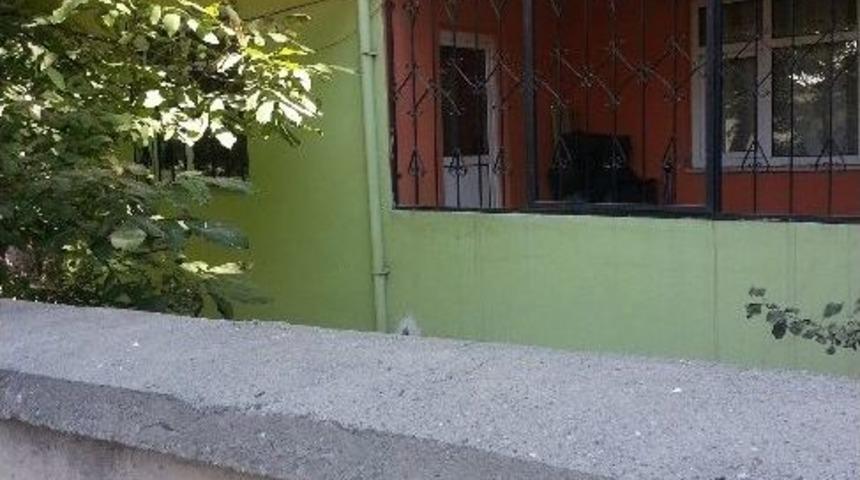 Ak Parti İl Enc&uuml;meni&rsquo;nin Evine Molotoflu Saldırı