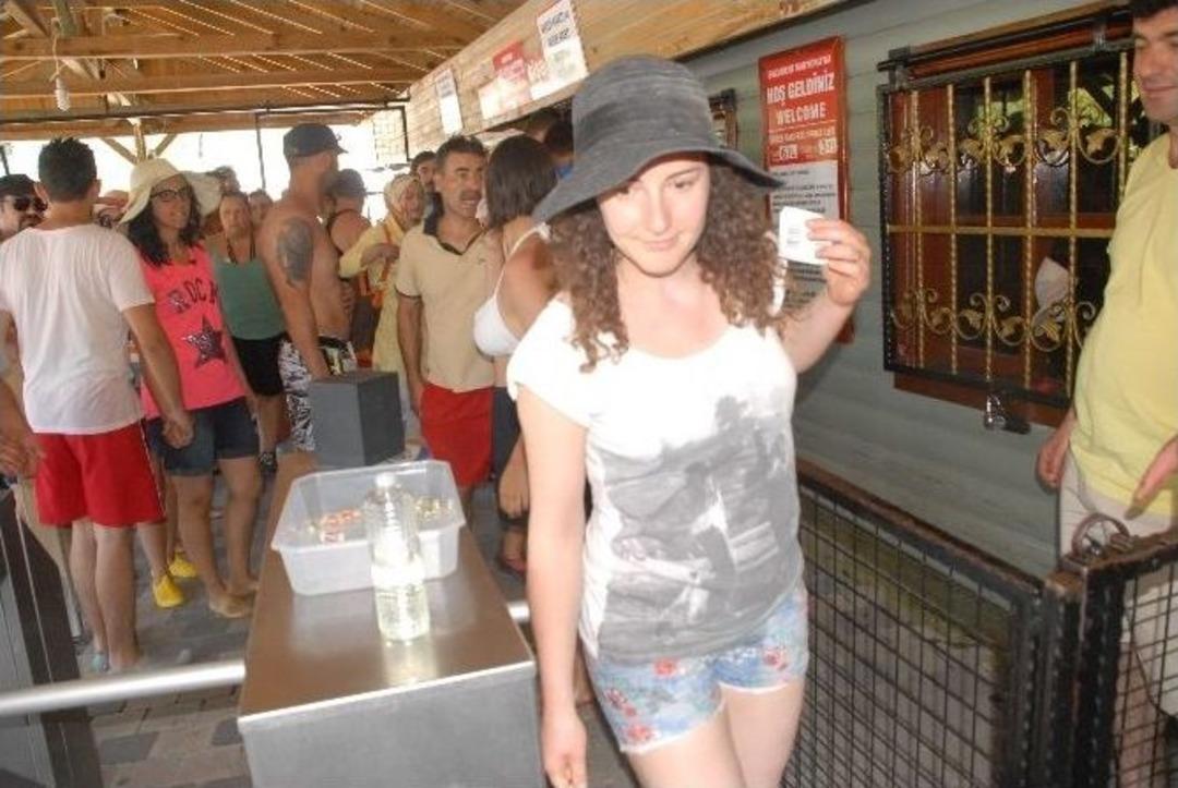 Saklıkent Kanyonu&rsquo;nu 2 G&uuml;nde 10 Bin Kişi Ziyaret Etti