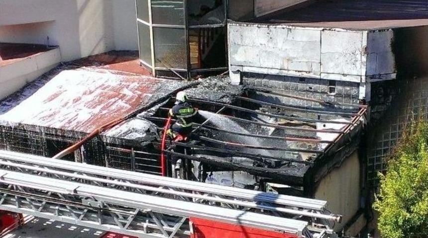 Antalya&rsquo;da 5 Yıldızlı Otelde Yangın