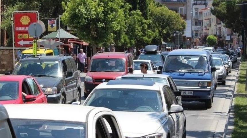 Tatilcilerin Dönüş Çilesi Başladı