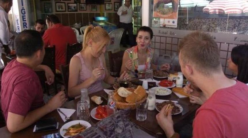 Edirne&rsquo;De Ciğerciler &lsquo;Bayram&rsquo; Yaptı