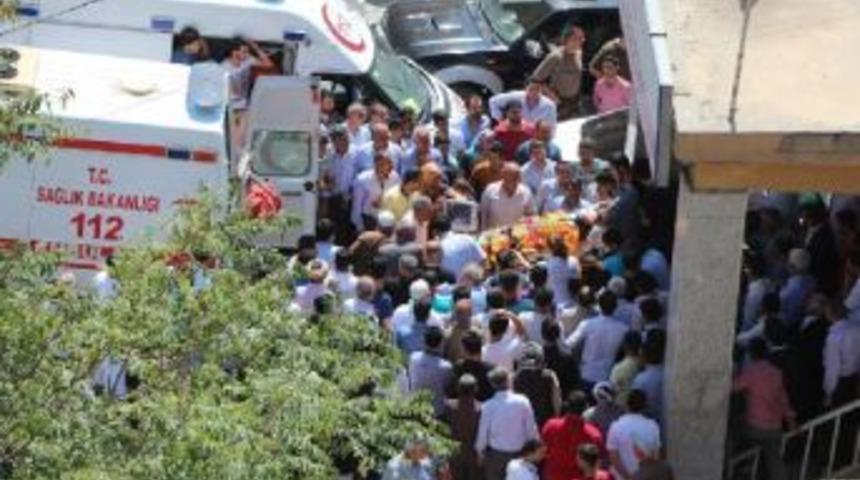 Şemdinli'de Kaza: 1 &Ouml;l&uuml;