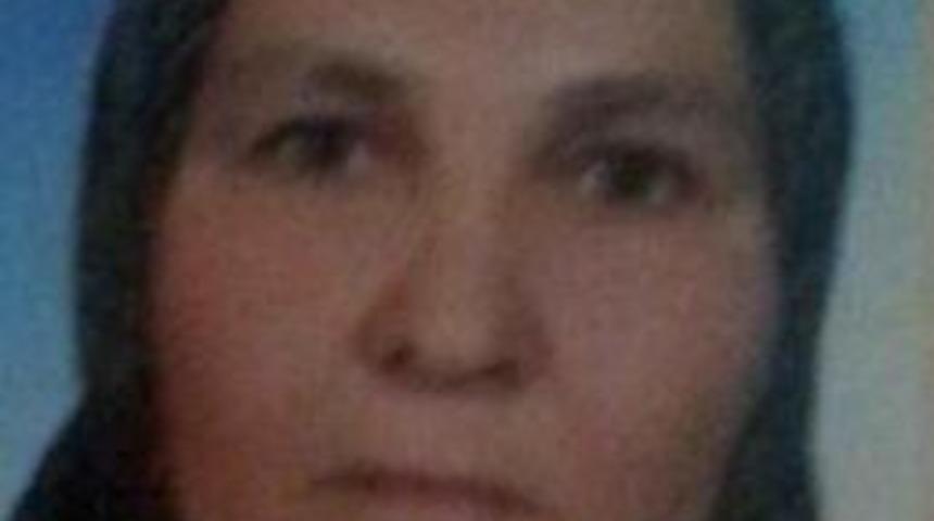 Kızının G&ouml;z&uuml; &Ouml;n&uuml;nde Denizde Boğuldu