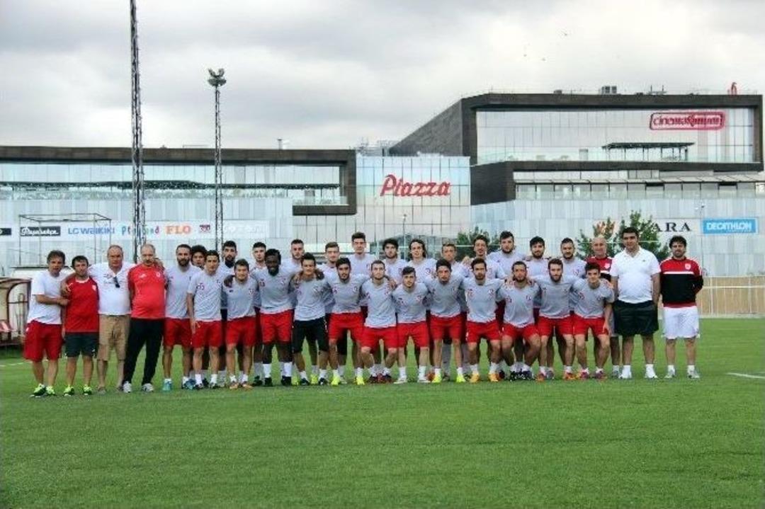 &Uuml;mit &Ouml;zat Samsunspor İle İlk İdmanına &Ccedil;ıktı