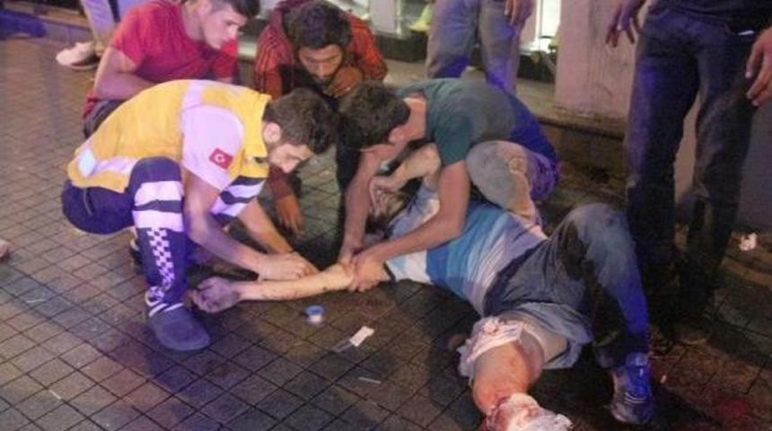 İstiklal Caddesi'nde Silahlı Kavga: 5 Yaralı