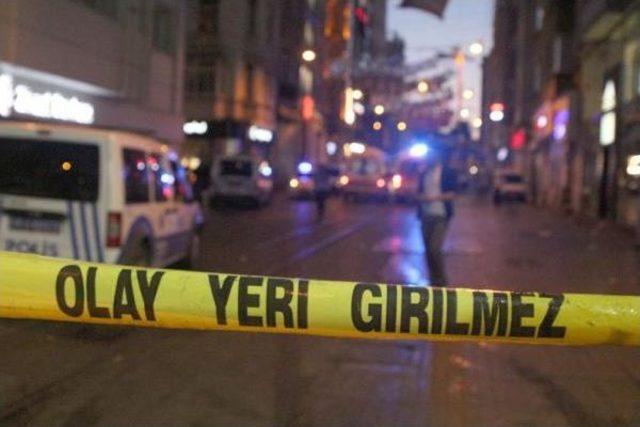 İstiklal Caddesi'nde Silahlı Kavga: 5 Yaralı