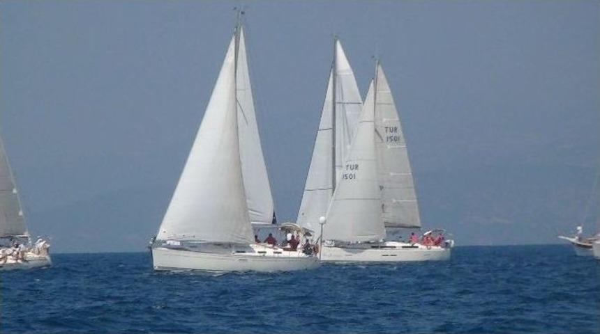 Kuşadası&rsquo;nda Yat Yarışı Heyecanı