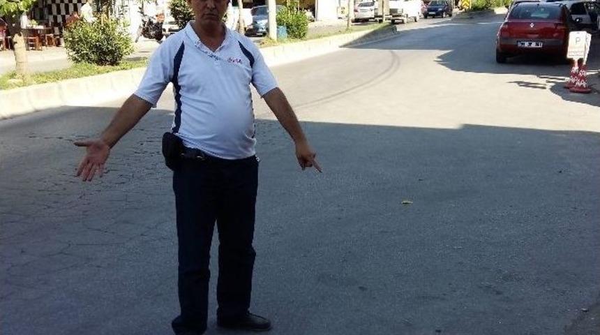 Kırık Yağmur Suyu Izgaraları Tehlike Sa&ccedil;ıyor
