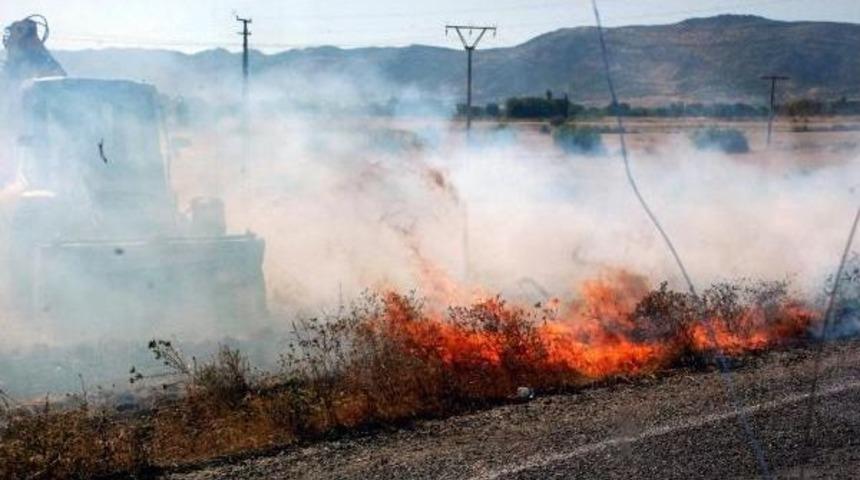 Diyarbakır Lice Ve Kulp'taki Yangınlar S&ouml;nd&uuml;r&uuml;ld&uuml;