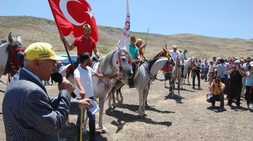 Sarı&ccedil;i&ccedil;ek Yayla Festivali Yapıldı