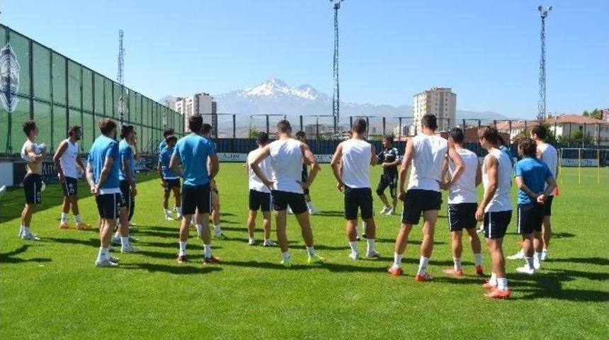 Kayseri Erciyesspor Yeni Sezon Hazırlıklarını Aralıksız S&uuml;rd&uuml;r&uuml;yor