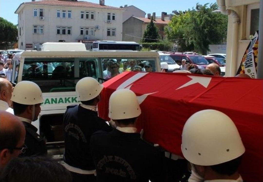 Denizde Boğularak &Ouml;len Kadın Polis İ&ccedil;in T&ouml;ren D&uuml;zenlendi