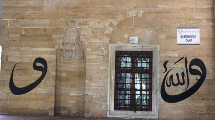 R&uuml;stem Paşa Camii 469 Yıldır Ayakta