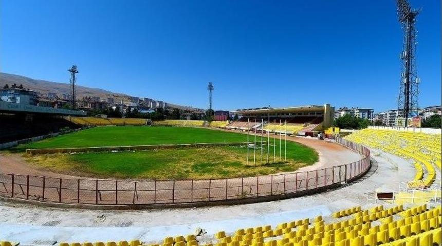 B&uuml;y&uuml;kşehir, İn&ouml;n&uuml; Stadını Ptt 1. Lig&rsquo;e Hazırlıyor