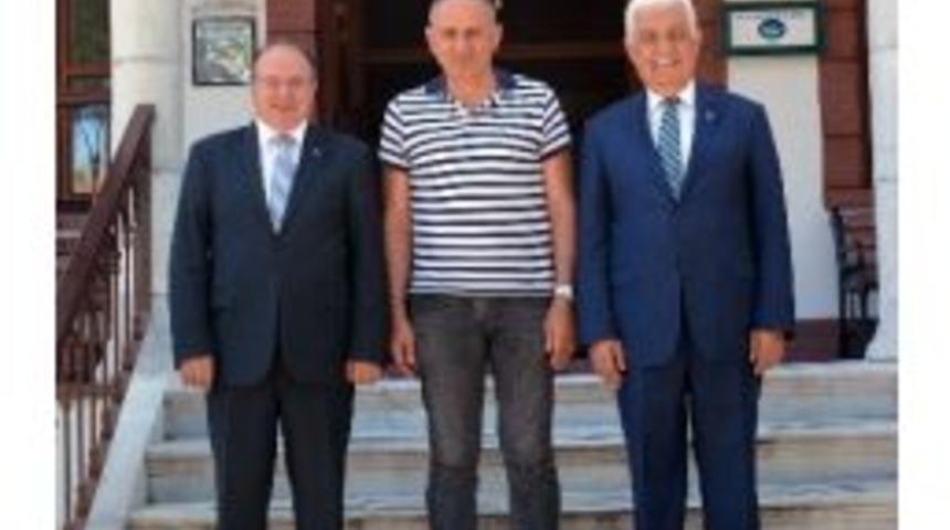 Chp İstanbul Milletvekili &Ccedil;i&ccedil;ek&rsquo;ten Başkan G&uuml;r&uuml;n&rsquo;e Ziyaret