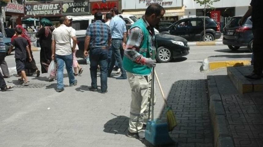 Belediye Ekiplerinden Bayram Sonrası Temizlik