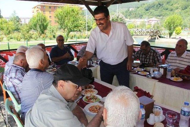 Bozkurt Ortaokulunun İlk Mezunlarını Havuzlu Bahçede Buluştu