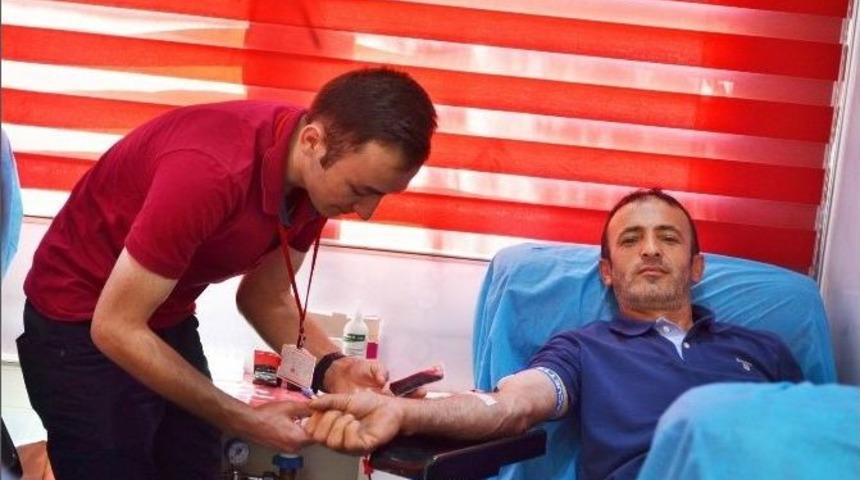 Kızılay Gezici Tır&rsquo;ı Kula&rsquo;da