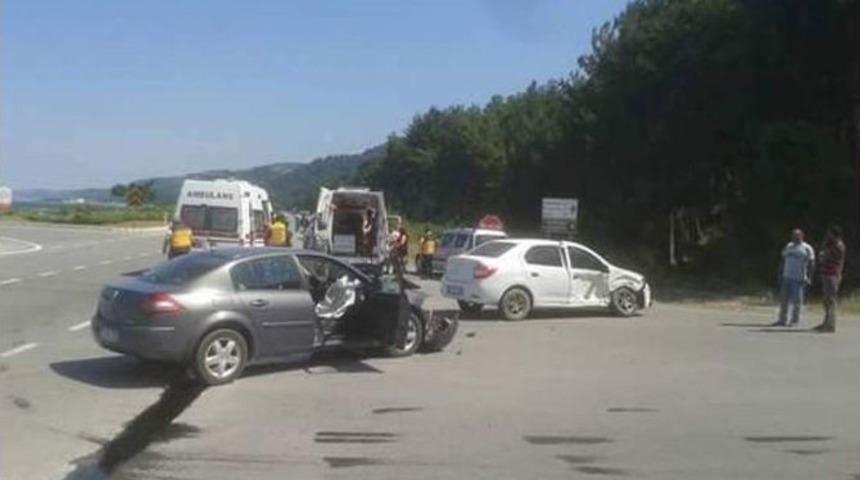 Yakakent&rsquo;te Trafik Kazası: 7 Yaralı