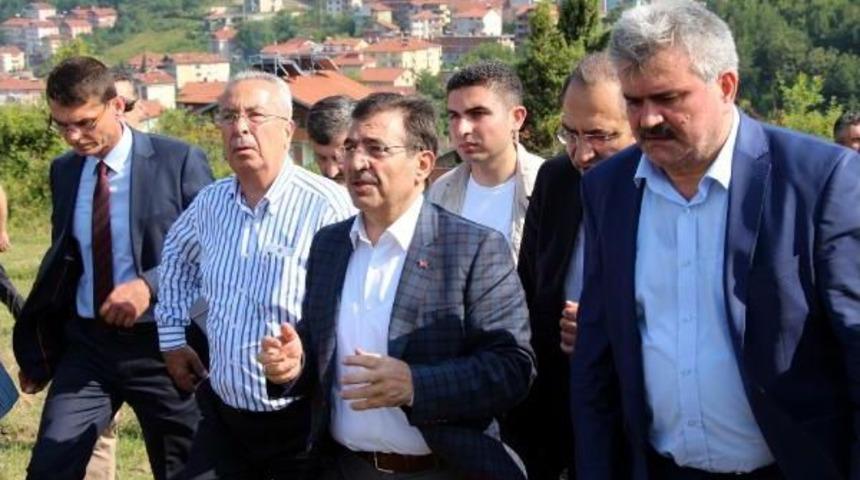 Bakan G&uuml;ll&uuml;ce: Her An Binalar Yıkılabilirdi, Herkes &Ouml;l&uuml;rd&uuml;