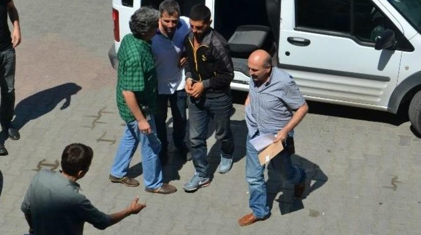 Kız Meselesi Y&uuml;z&uuml;nden 2 Kişiyi Bı&ccedil;aklayan Zanlı Tutuklandı