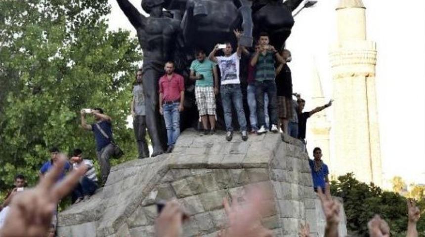 Antalya&rsquo;Da &lsquo;Suru&ccedil;&rsquo; Protestosu