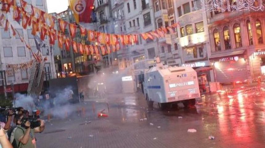 Taksim'de Polis M&uuml;dahalesi