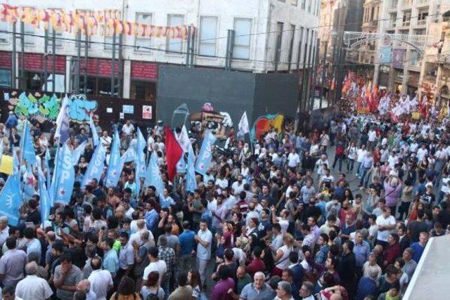 Taksim'de Polis Müdahalesi