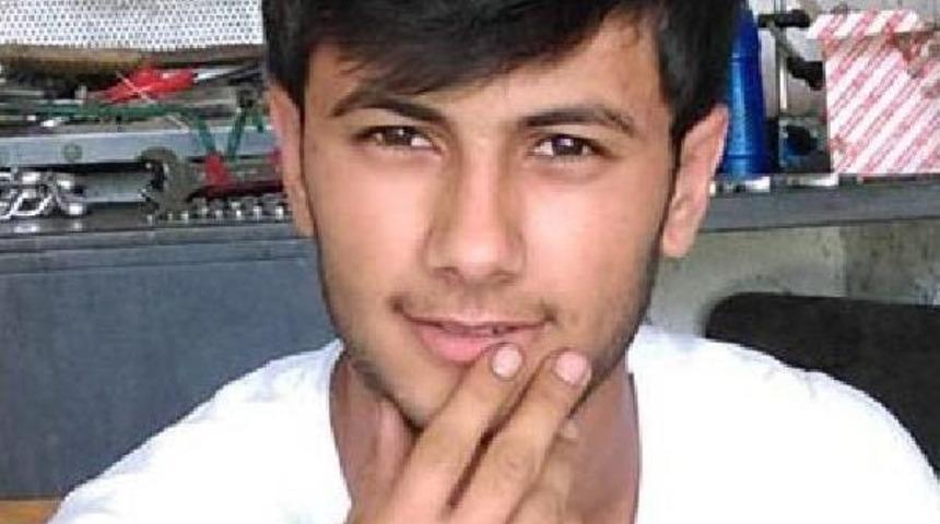 Motosiklet Kamyonla Çarpıştı: 2 Ölü