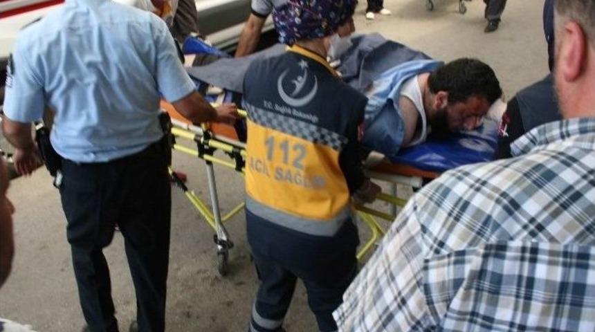 Babasını Bı&ccedil;aklayan Gen&ccedil;, Biber Gazıyla Etkisiz Hale Getirildi