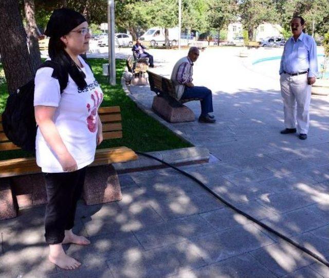 Erzurum'da Tek Kişilik Suruç Protestosu